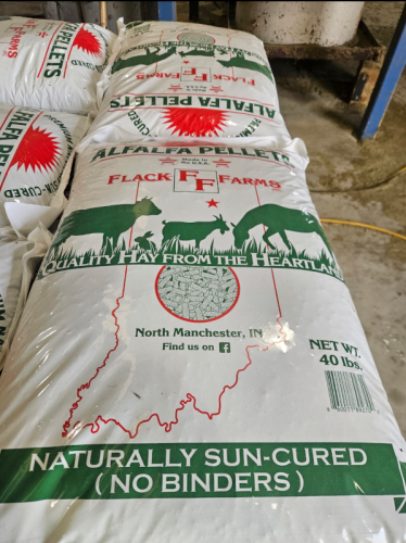 alfalfa-pellets-bags